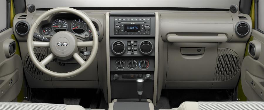  Jeep Wrangler Sahara Unlimited 2006 года  (фото 24 из 121)
